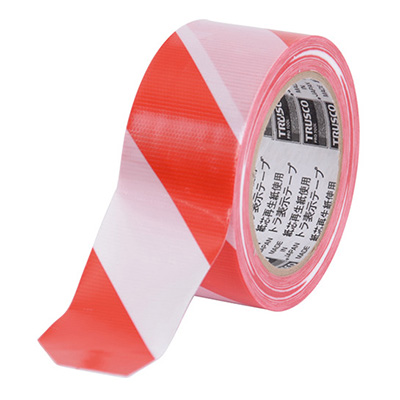 トラスコ TRUSCO トラ表示テープ レッド/ブラック 50mm×25m TRTR-5025WR 765-4138 (商品コード：159246)